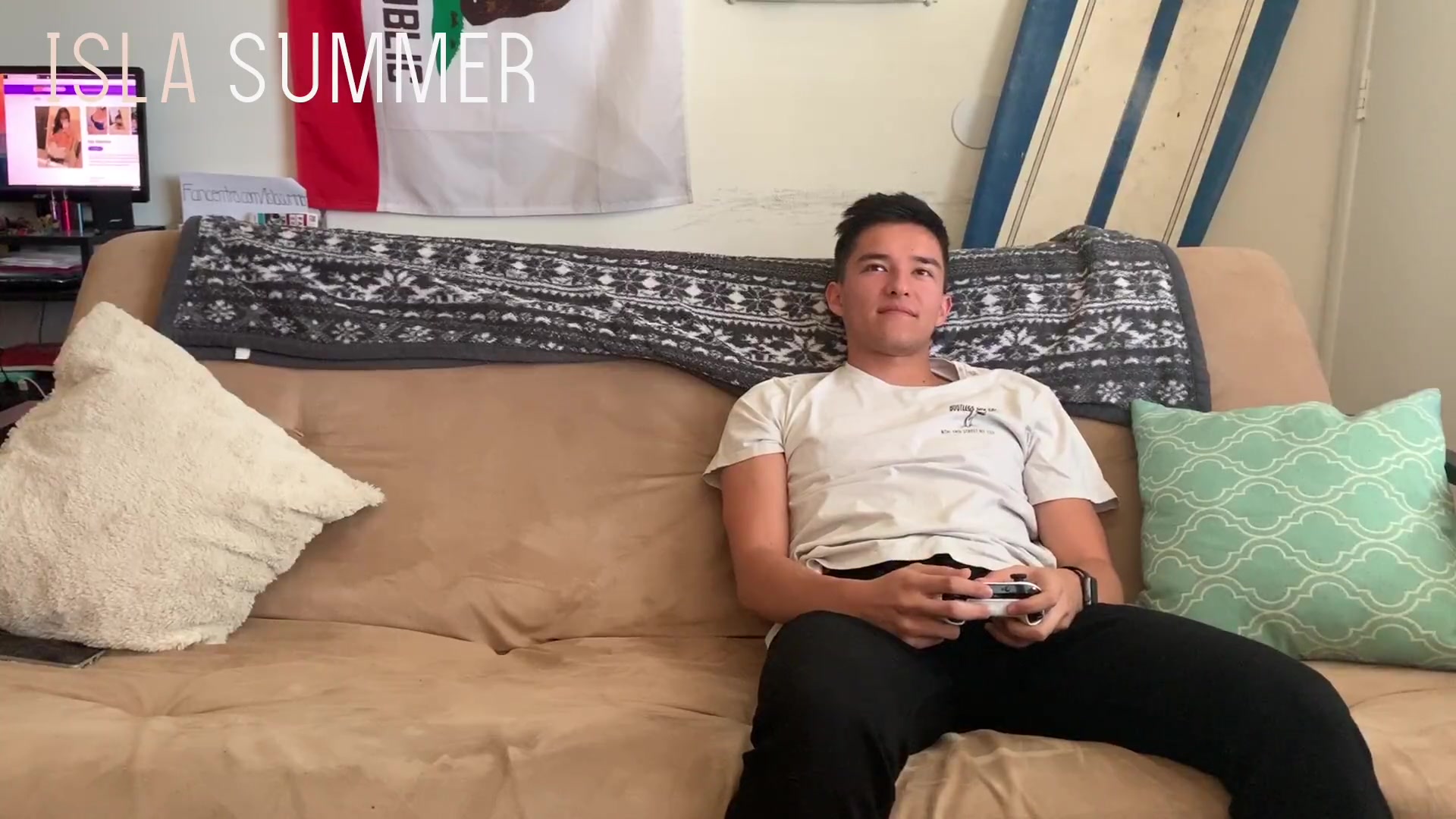 ISLA SUMMER – He Won’t Stop Playing 2k So i Ride a Dildo In Front Of Him To Make Him Fuck