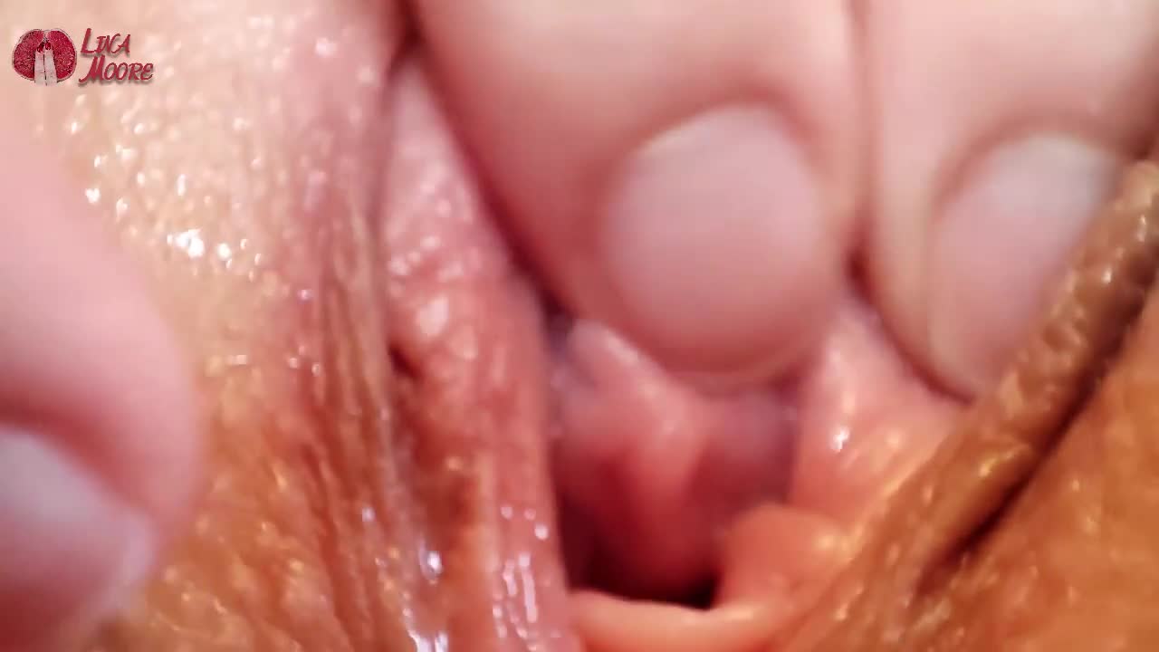 Lina Moore Extreme Pussy Close Up Vaginal Dilator