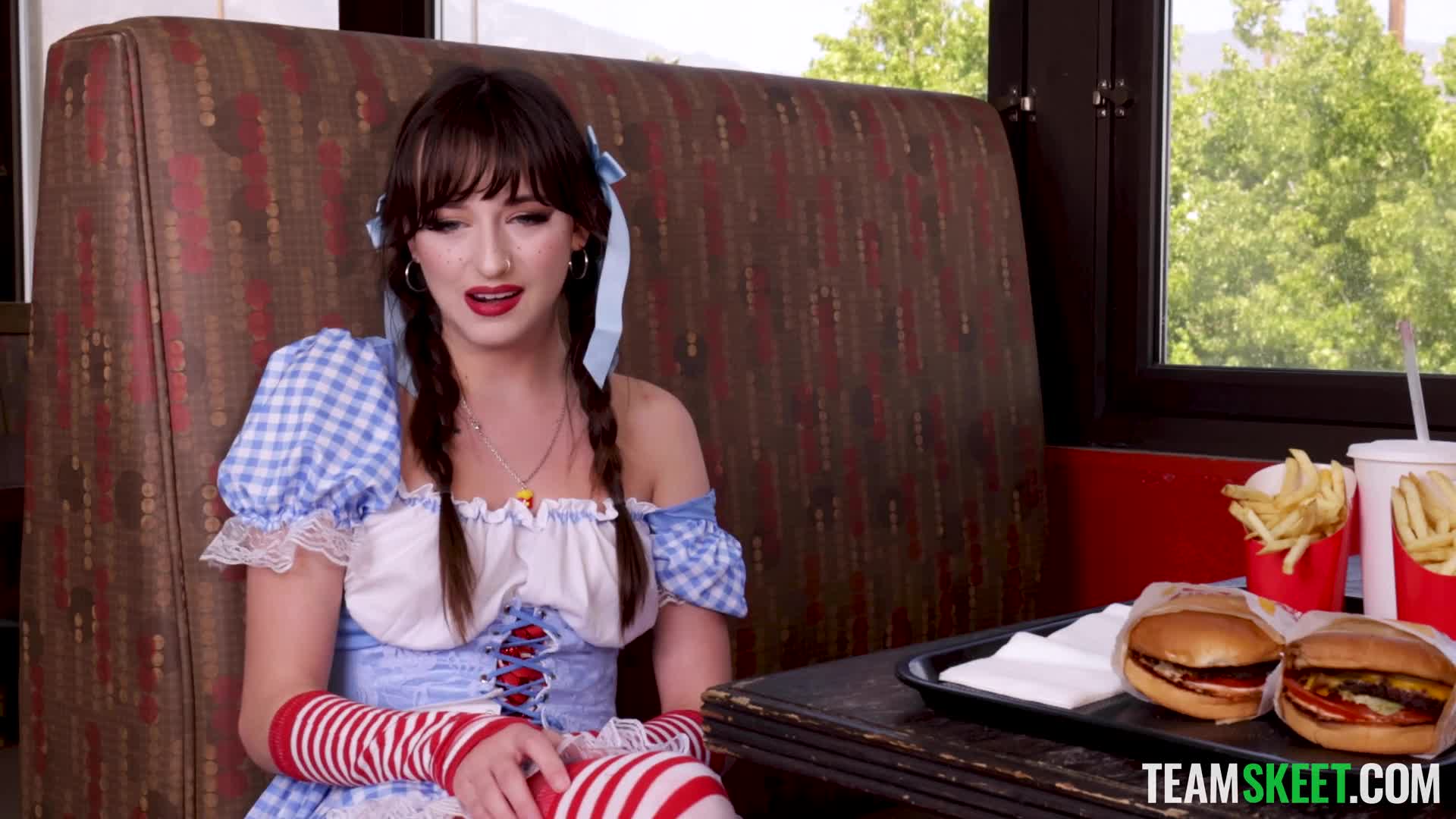 Lana Smalls – An Allstar That Cums With Fries!