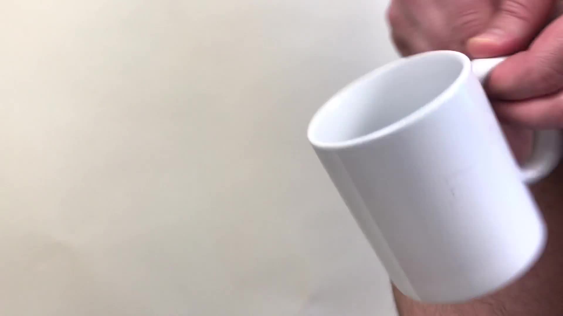 MissPissPiss – Male pee in a cup