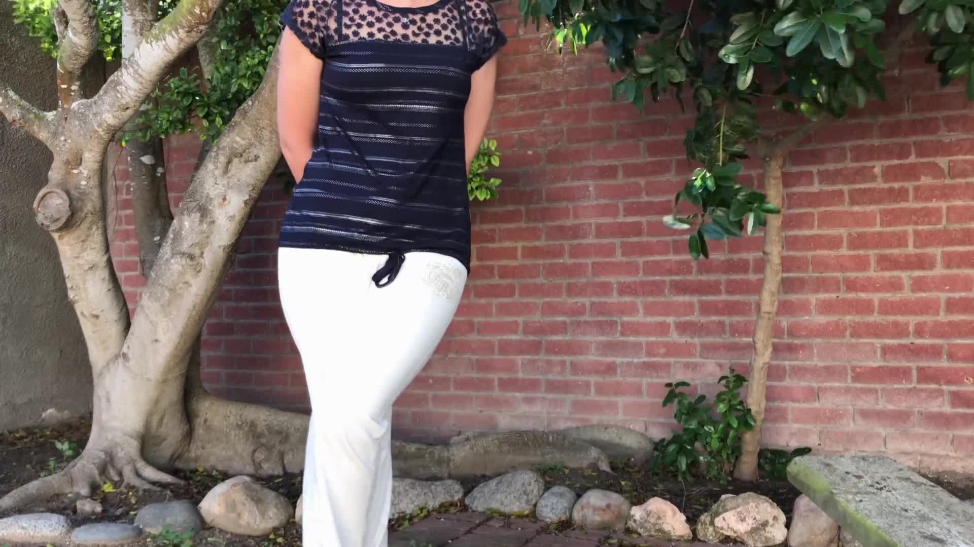 BeeZeeX9 – Pee desperation in the park!