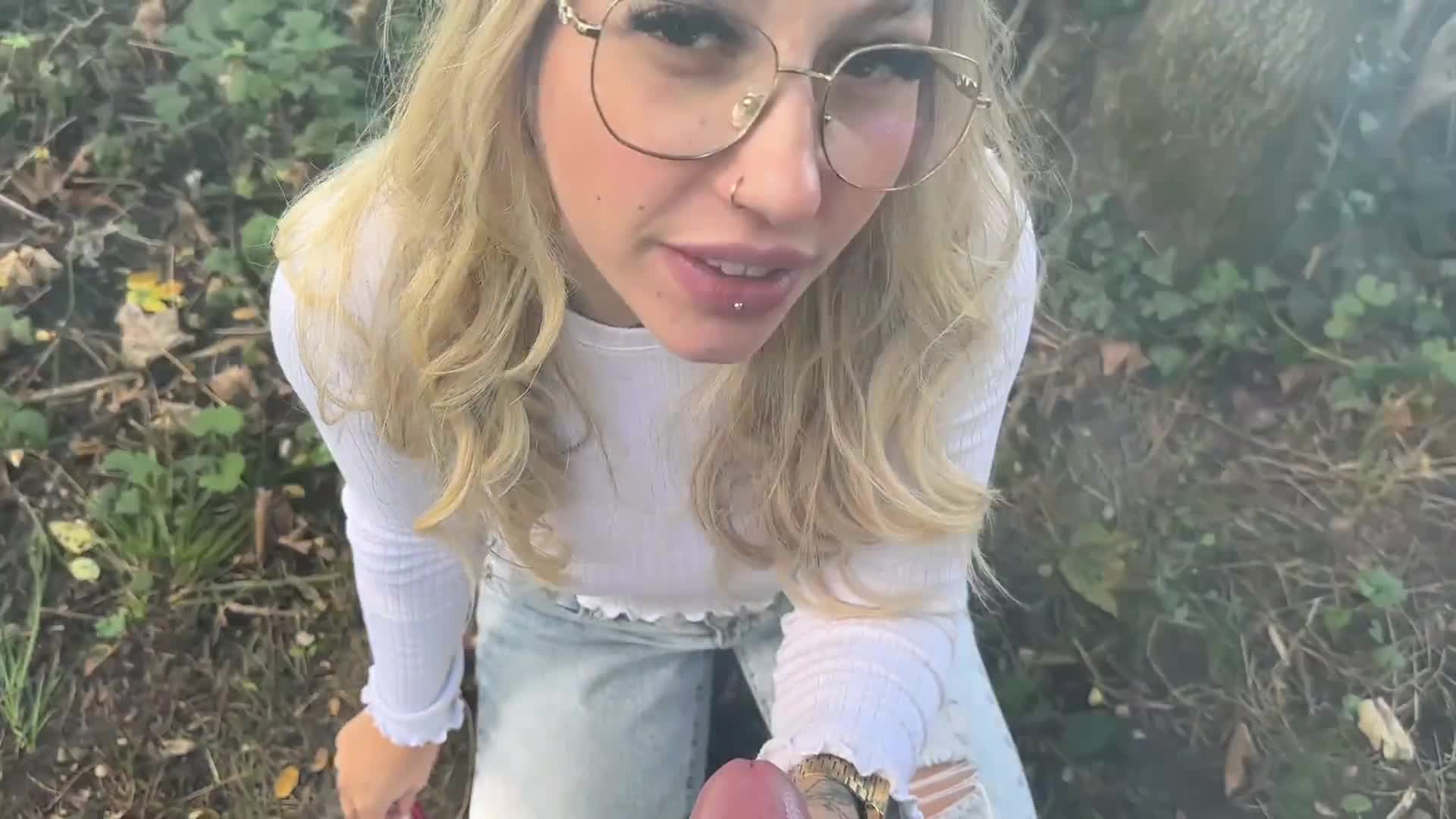 TamyTiger – HARDCORE PUBLIC – Smokey Blowjob direkt beim RHEINFALL