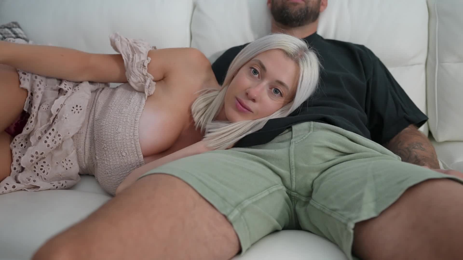 BunnyBlondyX – Big tits step sister excites me with her panties