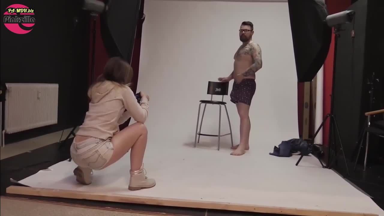 Ashley-Coxx – Als Willige Fickfleisch beim Fotoshooting benutzt