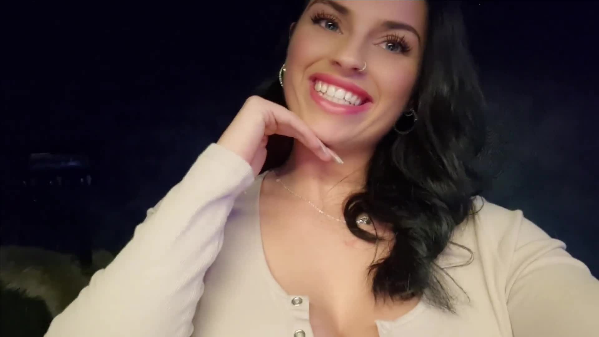 Lola-Grace – Lola hier, bin Neu bei MDH – Ich wollte mich mal vorstellen