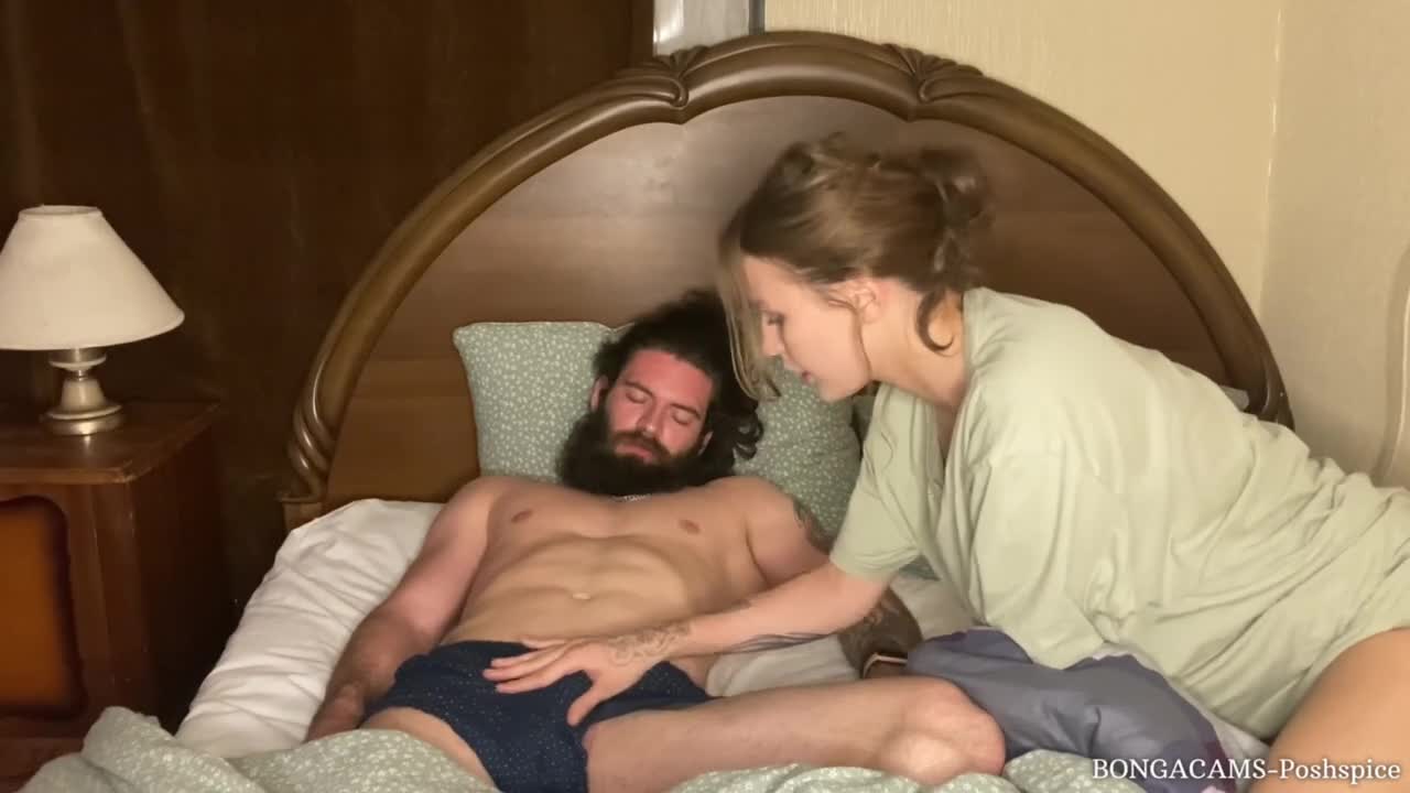 Alexa Poshspicy – Sleepover with stepmom ended with slobbering throatpie (with subs
