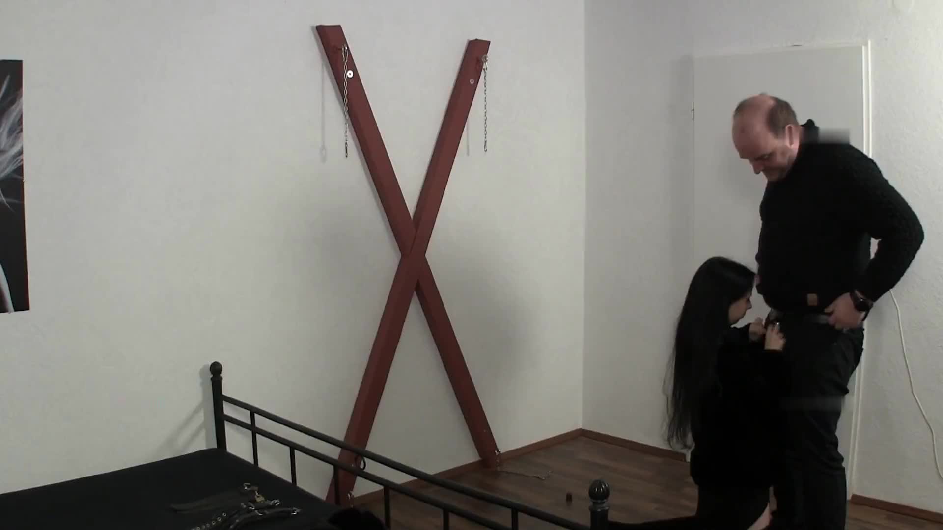 BDSM-Team – Ceira darf mir im Abendkleid einen Blasen