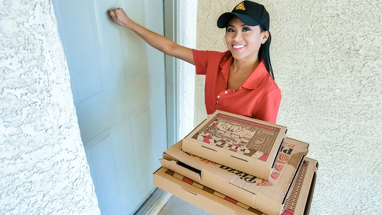 Ember Snow – Delivery Girl – 11/25/20