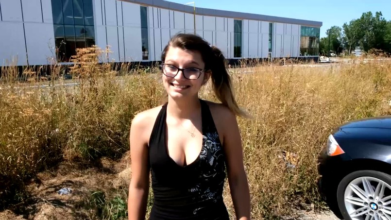 Laura, 18 years old, already a real naughty! – 10/18/19